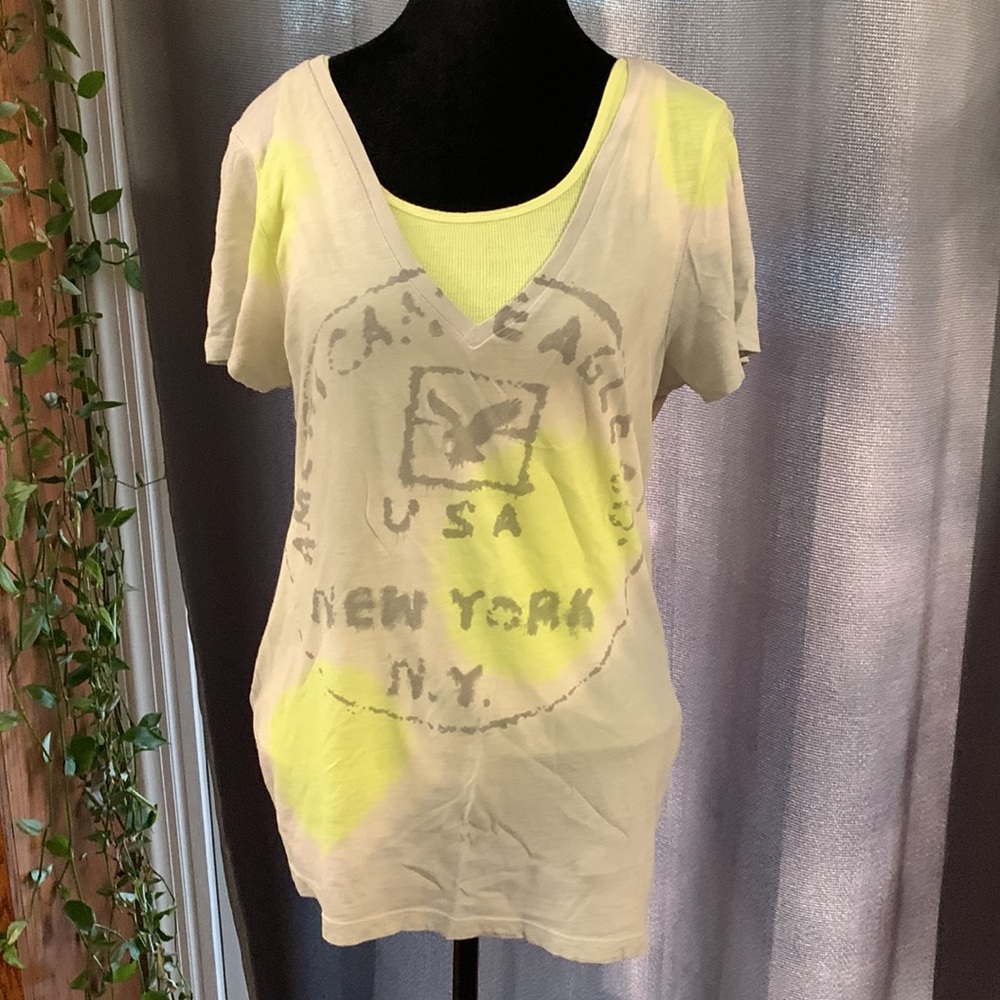American Eagle t-shirt with matching layering tank